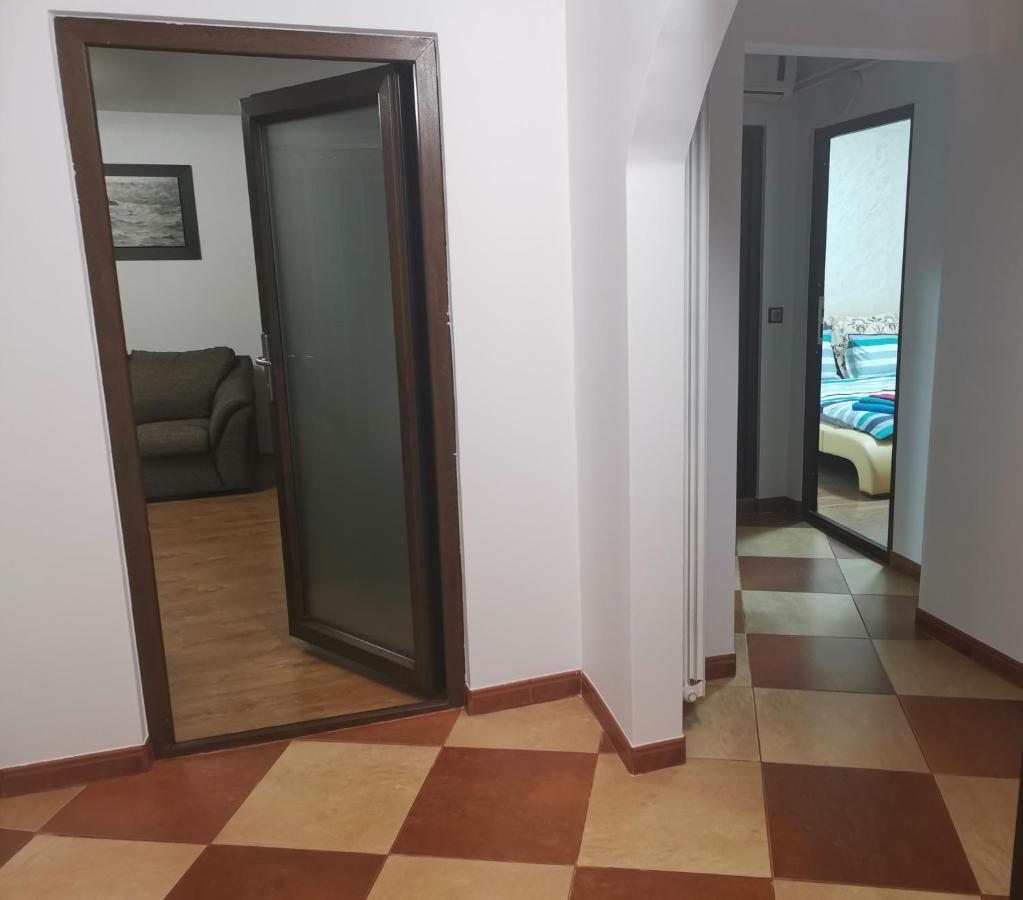 Arka Apartment Craiova Buitenkant foto